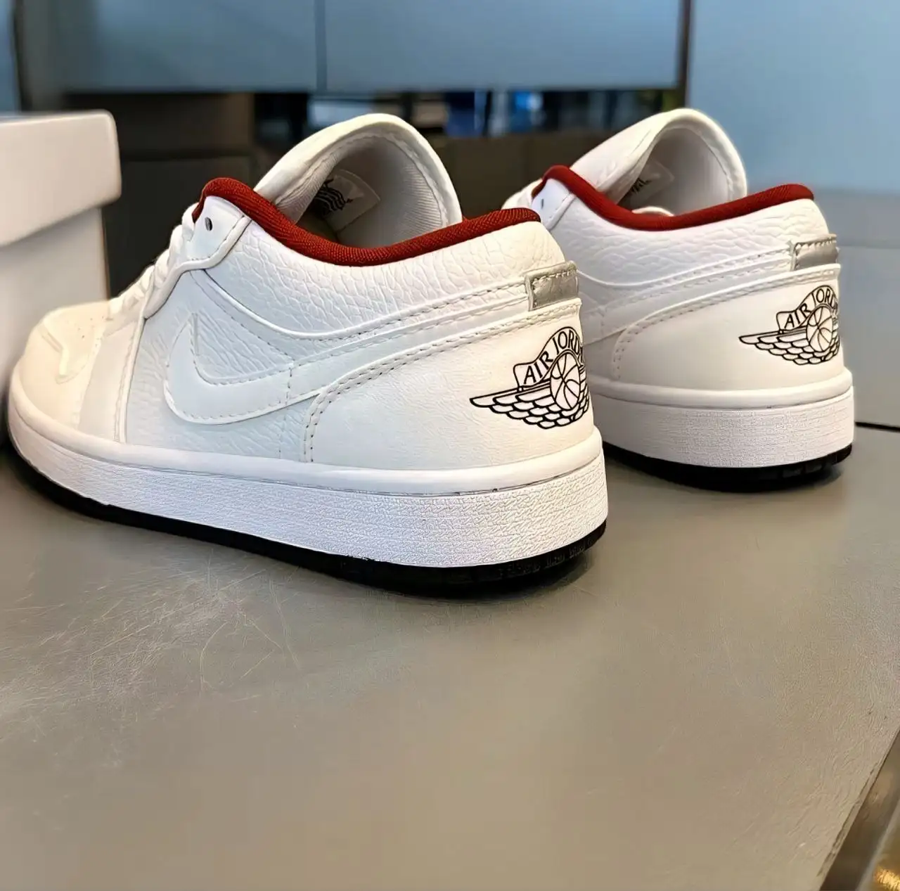 Nike Air Jordan 1 размер 43 - Обувь (Одежда) в Барнаул