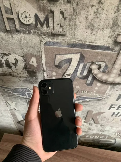 Б/У Apple iPhone 11 black 128gb - Фото- и видеотехника в Барнаул