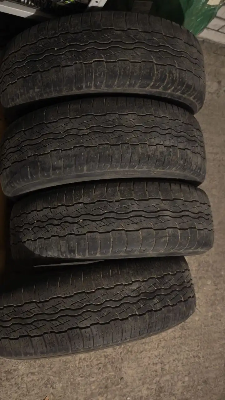 Шины лето Бриджистон 225/65 R17 - Шины и диски (Запчасти) в Барнаул