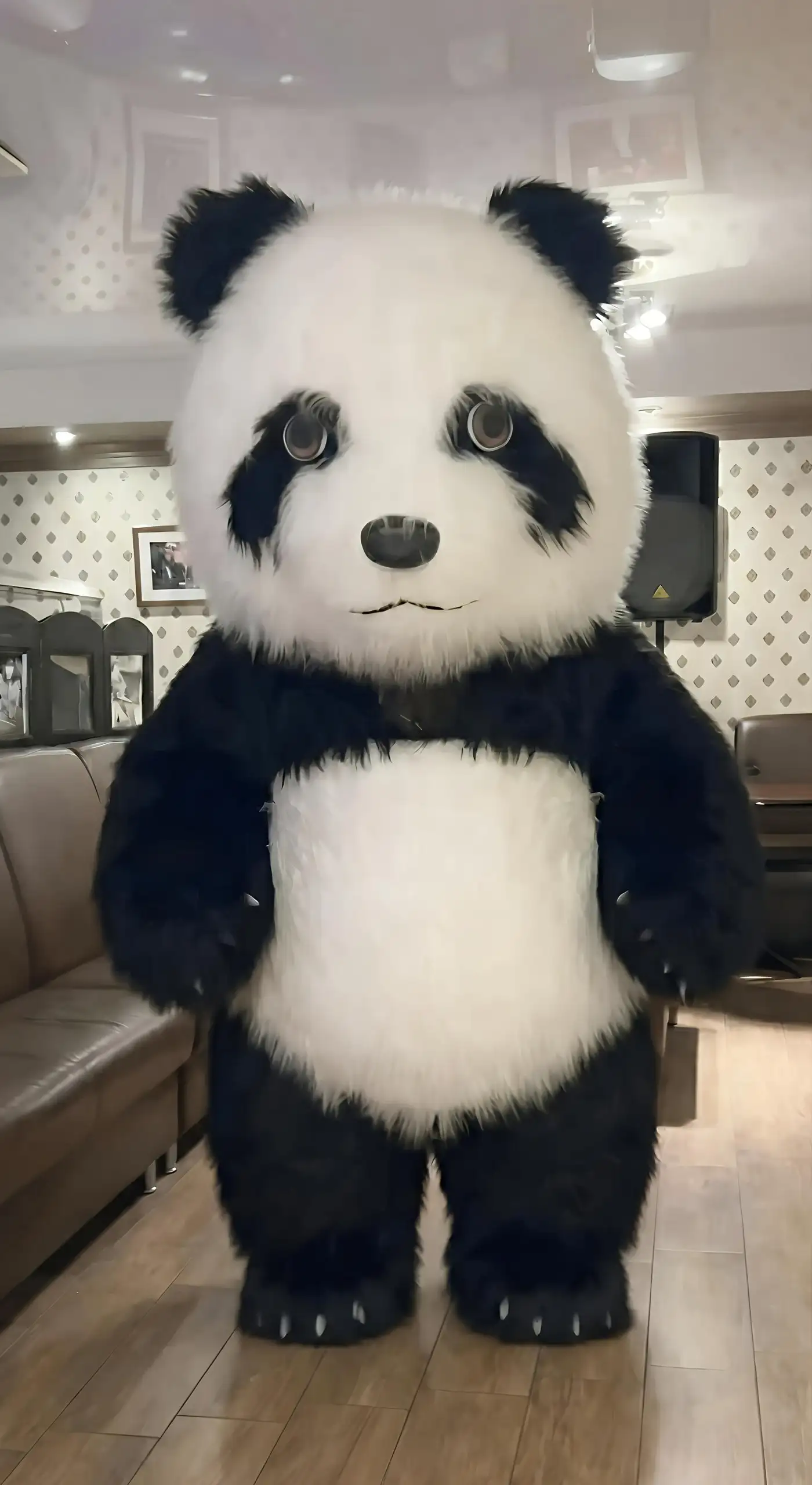 Продажа ростовых кукл Енота и Панды - Карнавальные костюмы (Хобби и отдых) в Барнаул