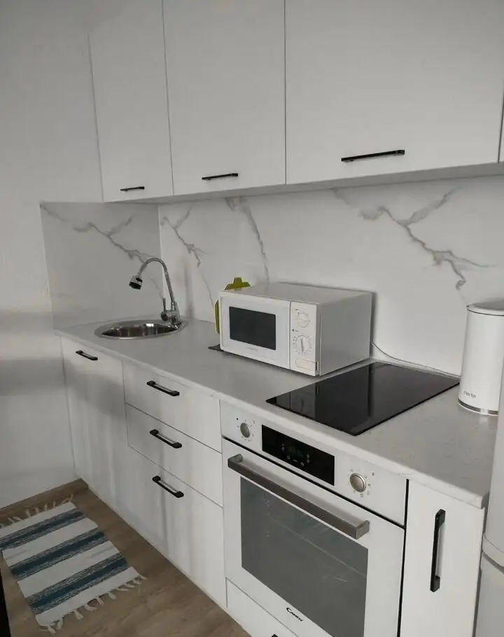 Сдается квартира-студия в новом доме в центре города - Аренда квартир (Недвижимость) в Барнаул