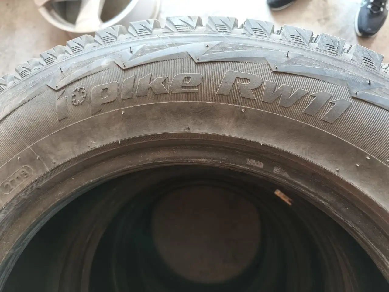 Продажа зимних шин Hankool Pike RW11 215/65 R16 98T - Шины и диски (Авто) в Барнаул