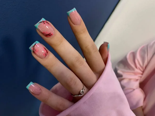 Маникюр с коррекцией архитектуры ногтя - Коучинг/тренинги в Барнаул