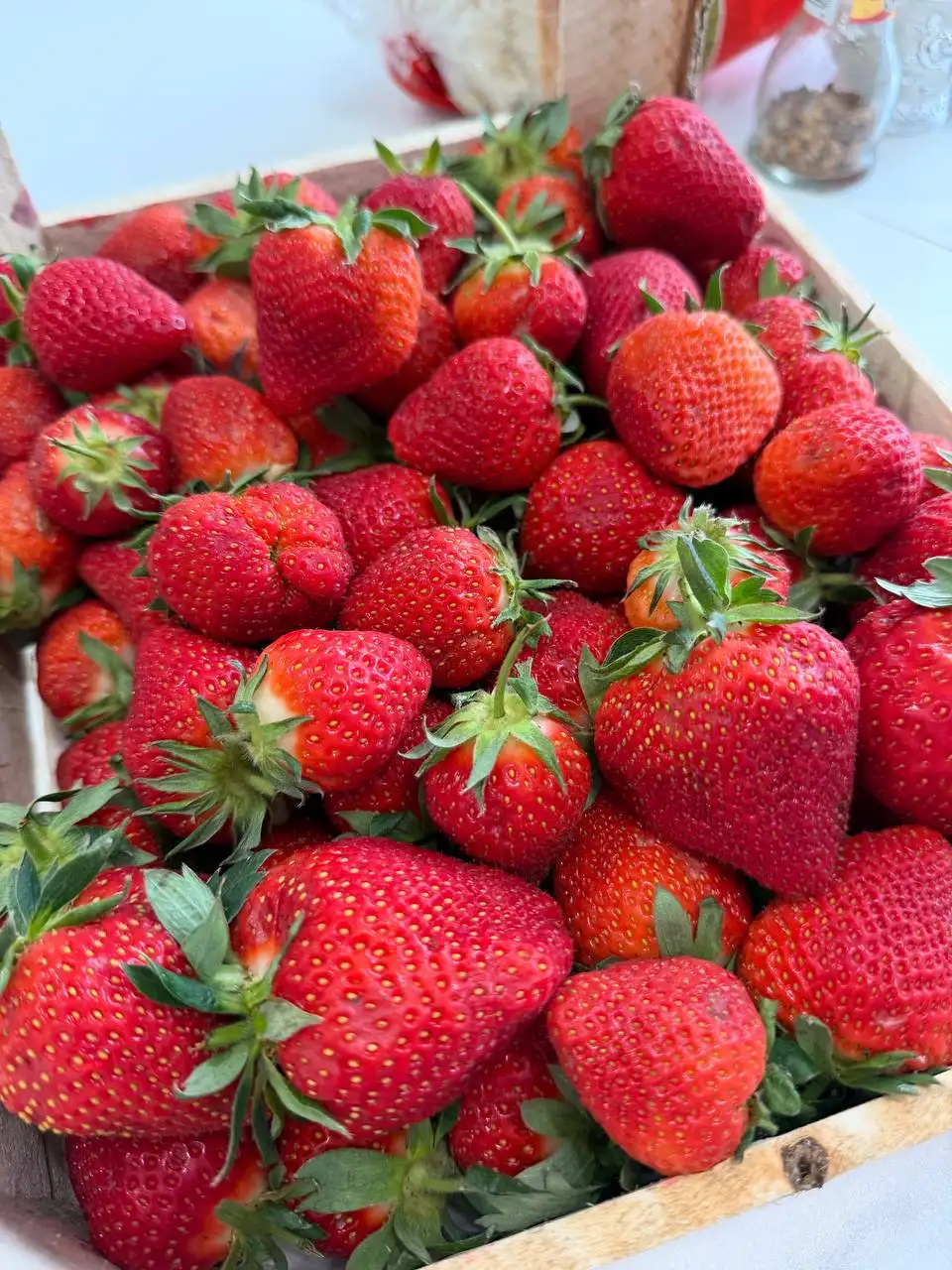 Свежая клубника из Киргизии сорт Клере - Продукты питания (Барахолка) в Барнаул