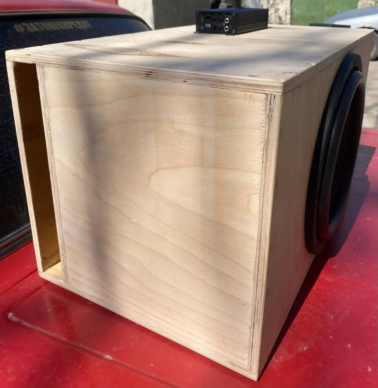 Продам готовый сабвуфер с усилителем и сабом - Автозвук (Авто) в Барнаул