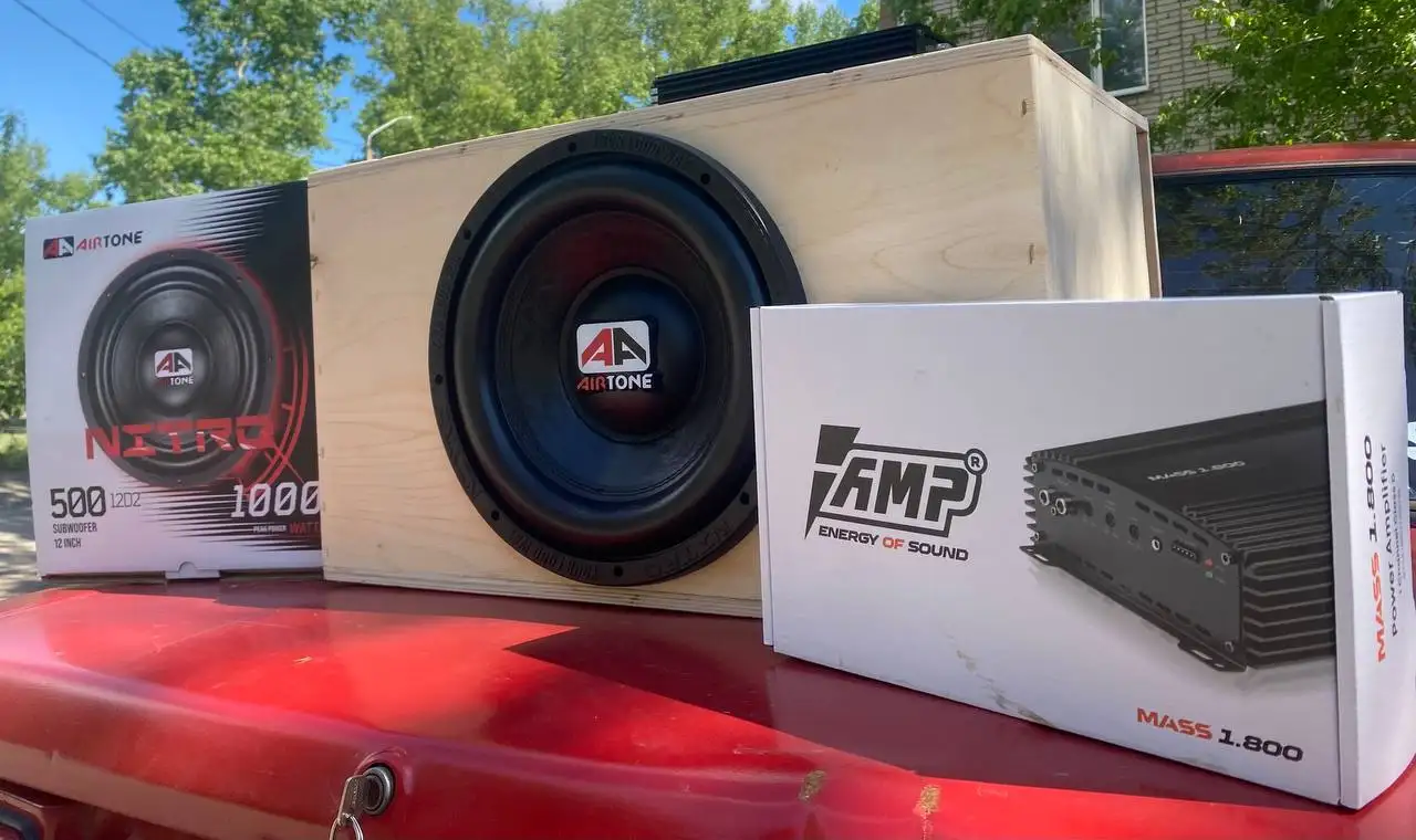 Продам готовый сабвуфер (короб, усилитель, саб) AMP MASS + AIRTONE NITRO - Автозвук (Авто) в Барнаул