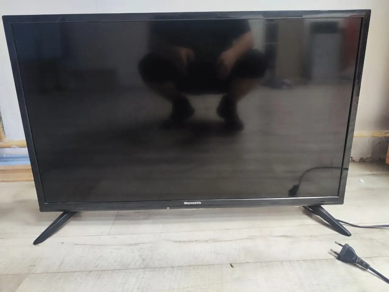 Телевизор 32 дюйма, рабочий, с пультом - Телевизоры и видео (Электроника) в Барнаул