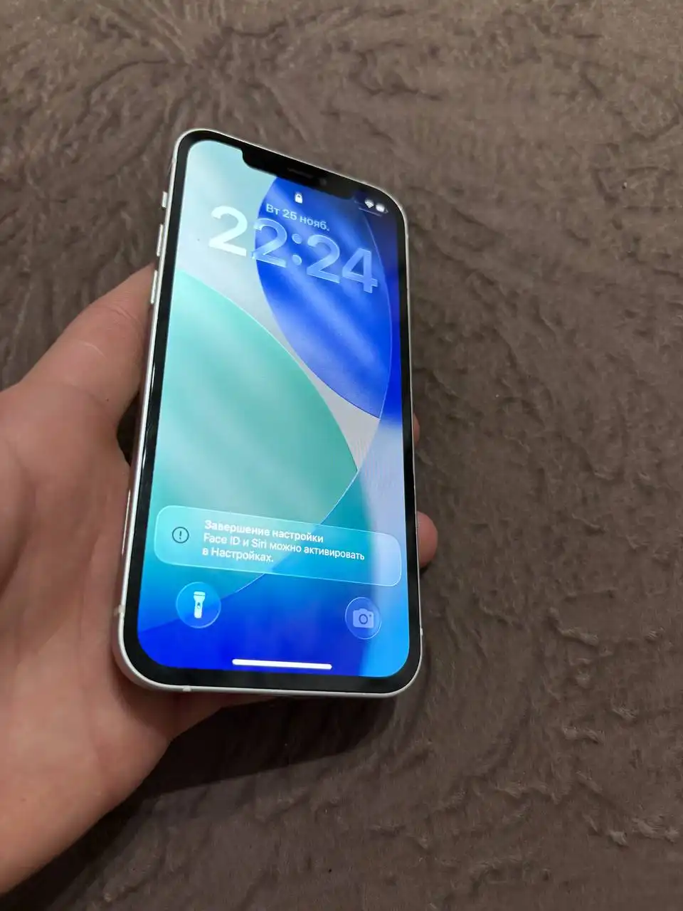 Продам телефон с замененным экраном