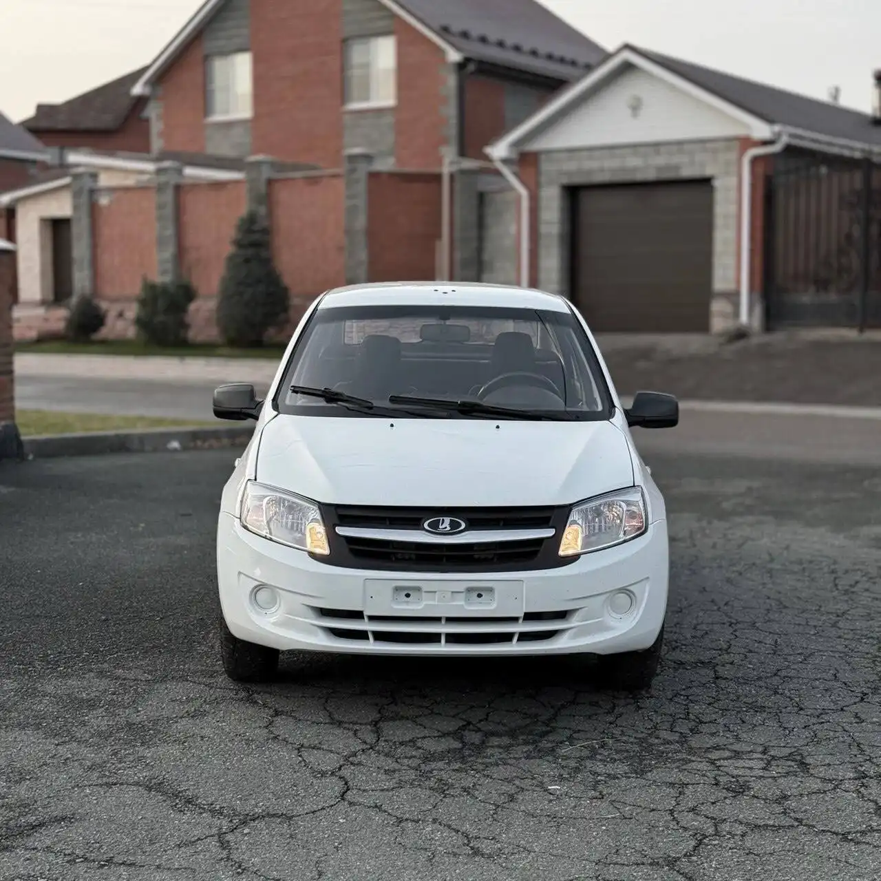 Продажа Лада Гранта 2013 года