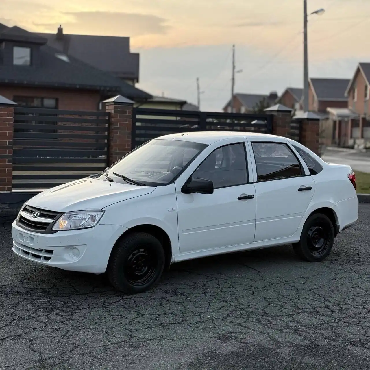 Продажа Лада Гранта 2013 года