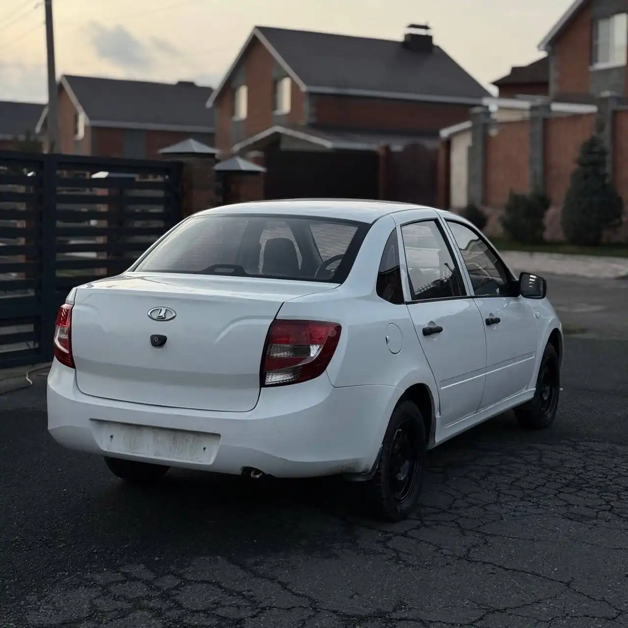 Продажа Лада Гранта 2013 года