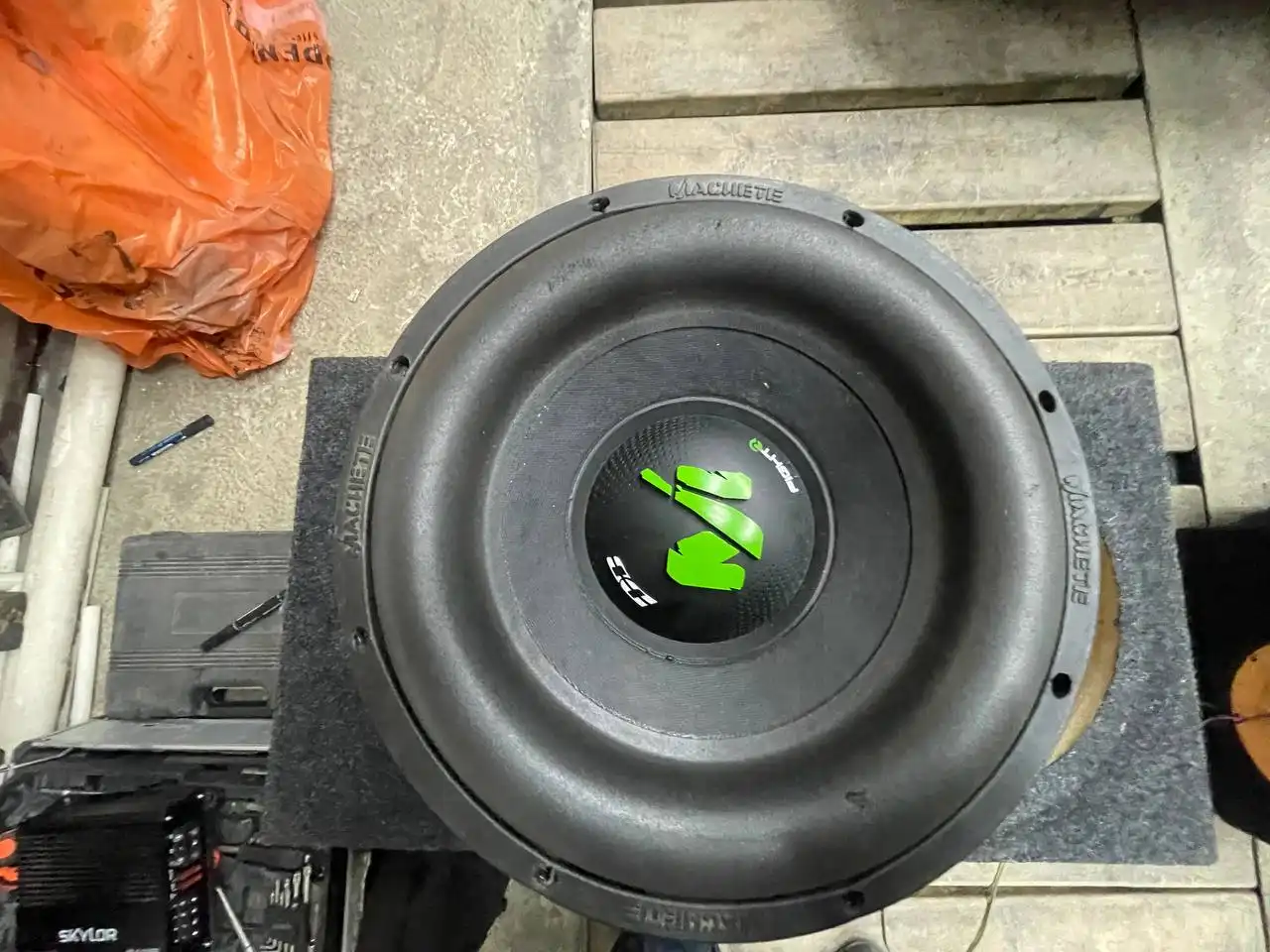 Динамик 10к с коробом