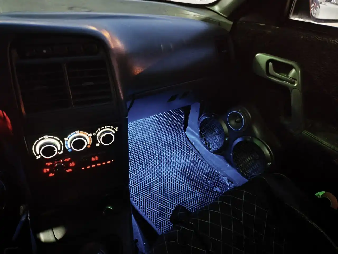 Продам ВАЗ 2110 2007 года с зимней резиной и аудиосистемой - Легковые автомобили (Авто) в Магнитогорск