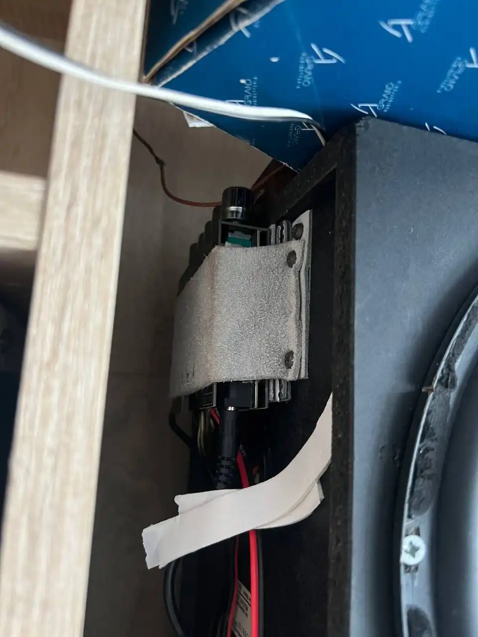 Усилитель звука - Аудиотехника (Электроника) в Магнитогорск