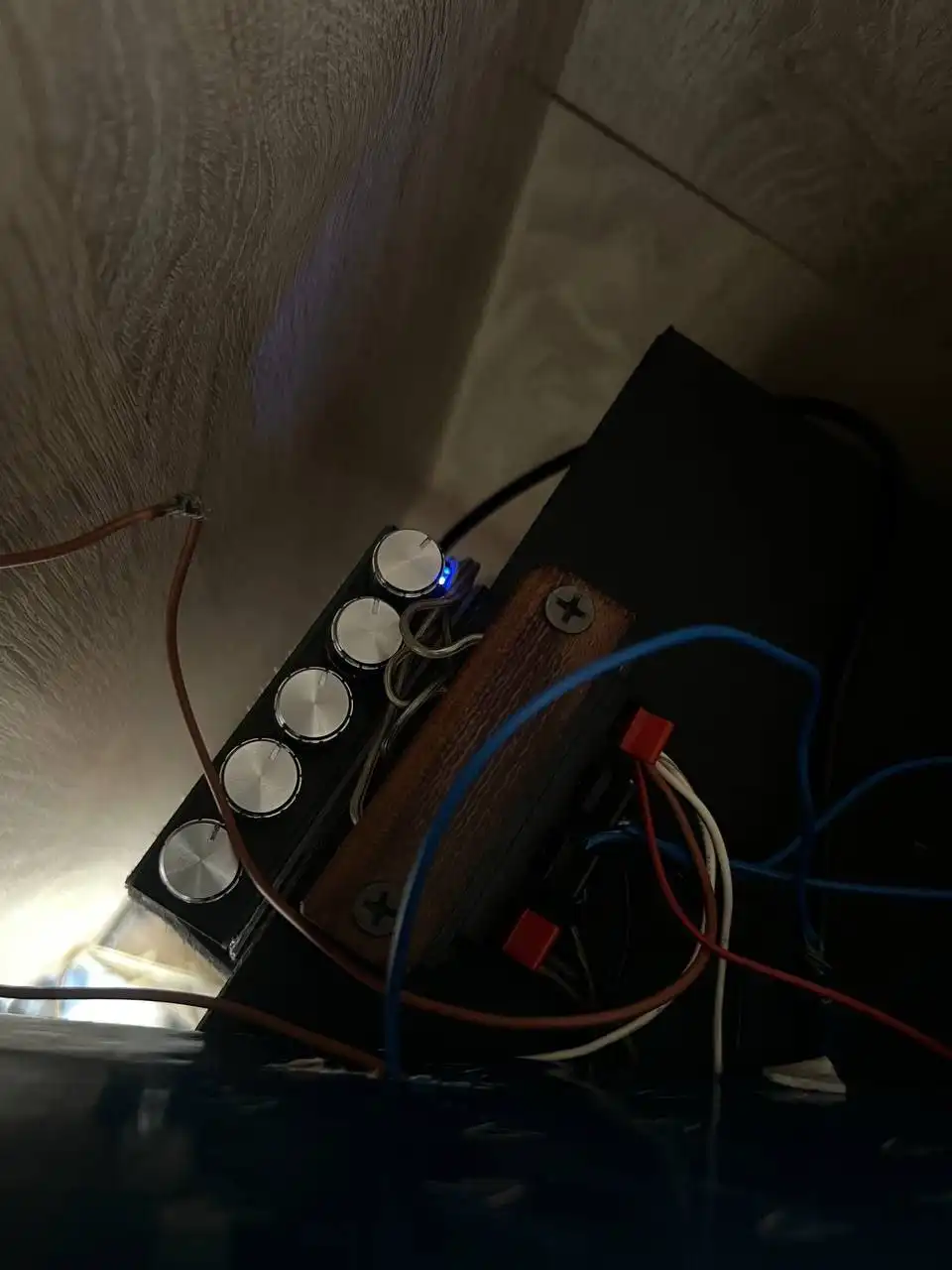 Усилитель звука - Аудиотехника (Электроника) в Магнитогорск