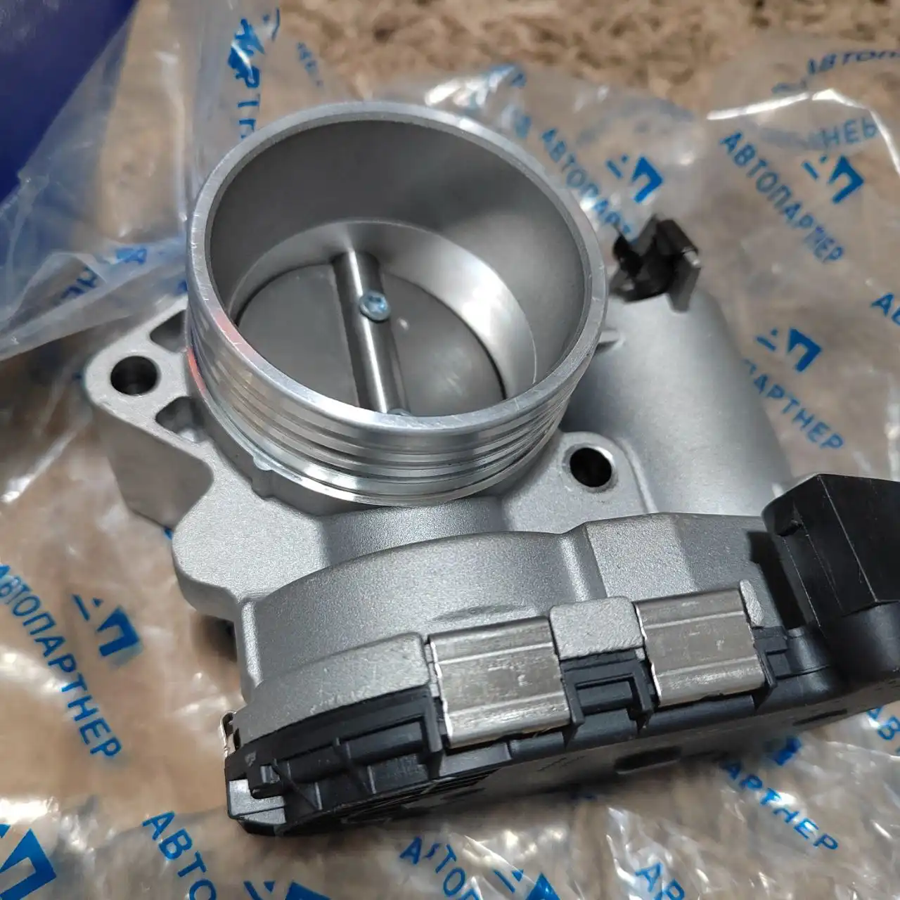 Дроссель электрический для Лада Приора и Гранта - Автомобильные запчасти (Запчасти) в Магнитогорск