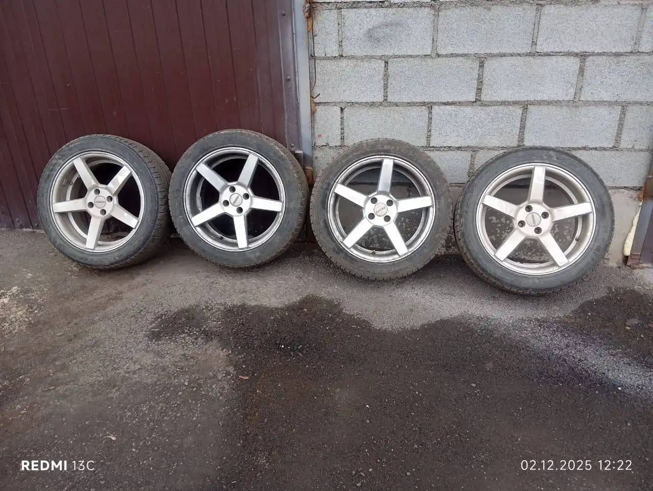 Шины R17 лето, обмен на R15 4x100 зима - Шины и диски (Запчасти) в Магнитогорск