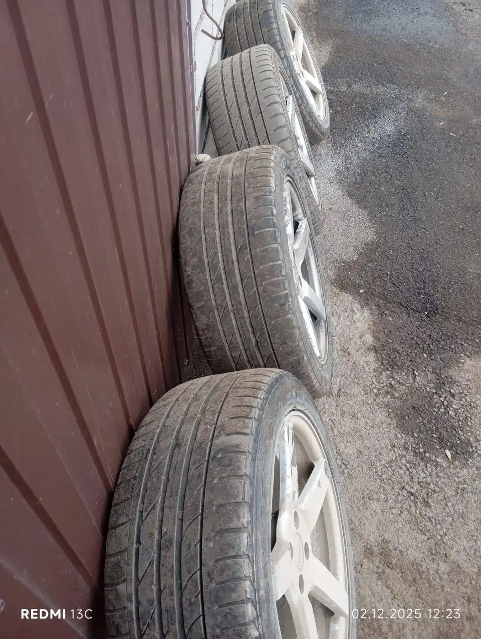 Шины R17 лето, обмен на R15 4x100 зима - Шины и диски (Запчасти) в Магнитогорск