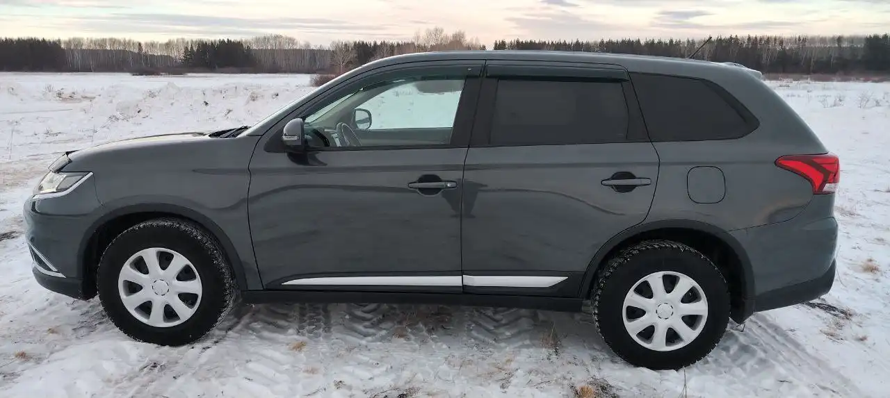 Продажа двух автомобилей Аутлендер 2017 и Королла 2013 - null (Авто) в Магнитогорск