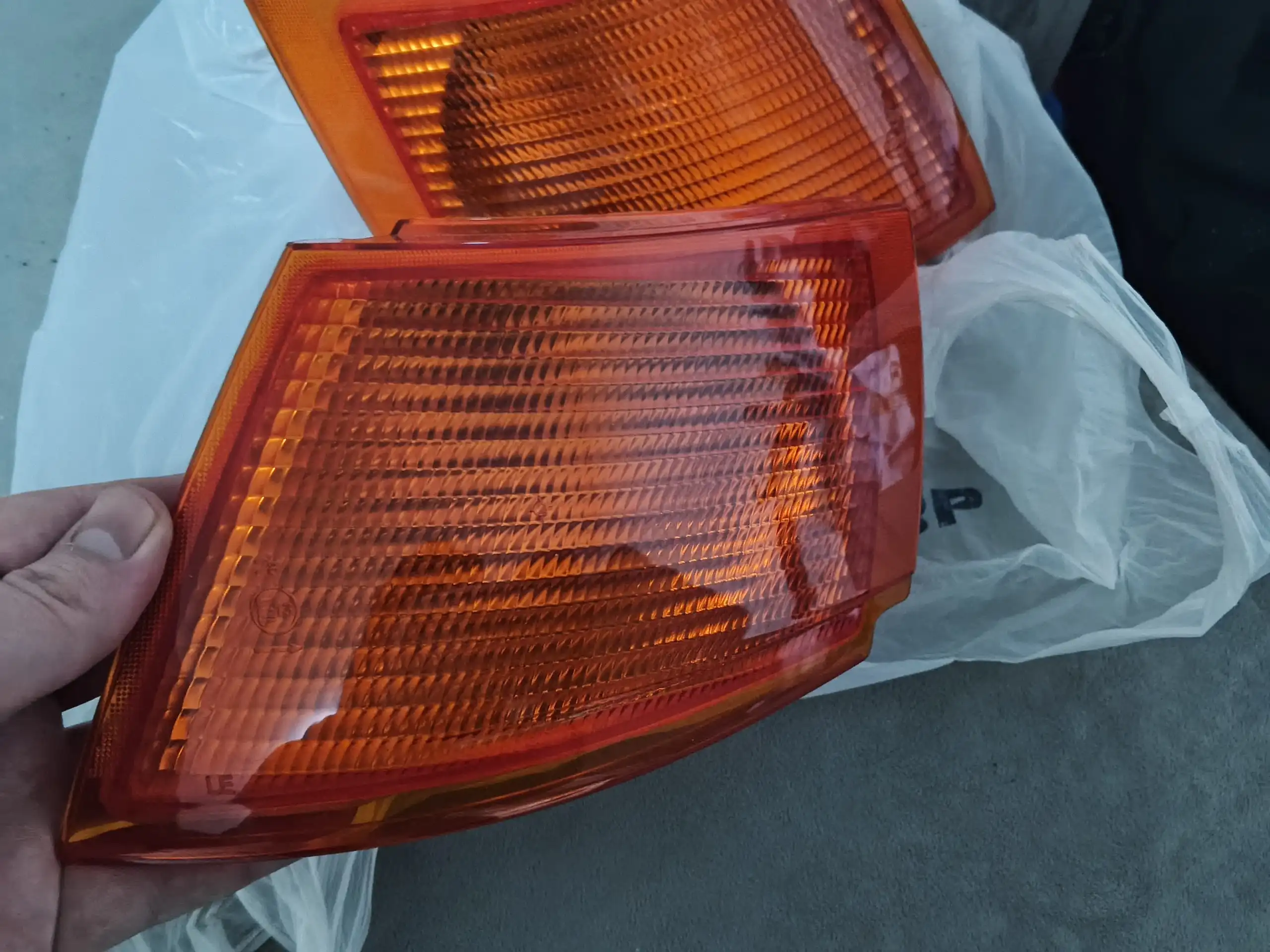 Стекло и поворотники на ВАЗ 2112 - Автозапчасти для ВАЗ (Запчасти) в Магнитогорск