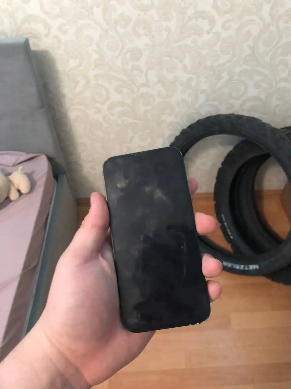 Продажа iPhone 13 и Apple Watch SE 2 - Смартфоны и гаджеты (Электроника) в Магнитогорск