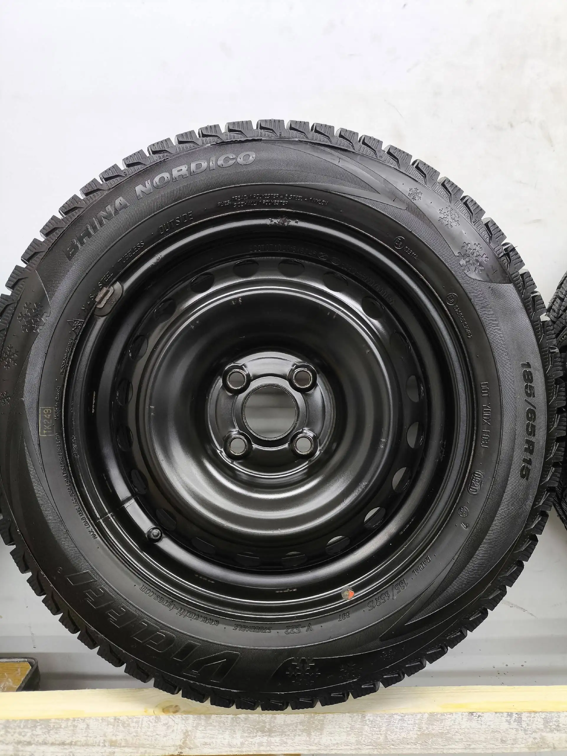 Продам комплект колес 185/65 R15 оригинал Kia Rio/Solaris - Запчасти (Авто) в Магнитогорск