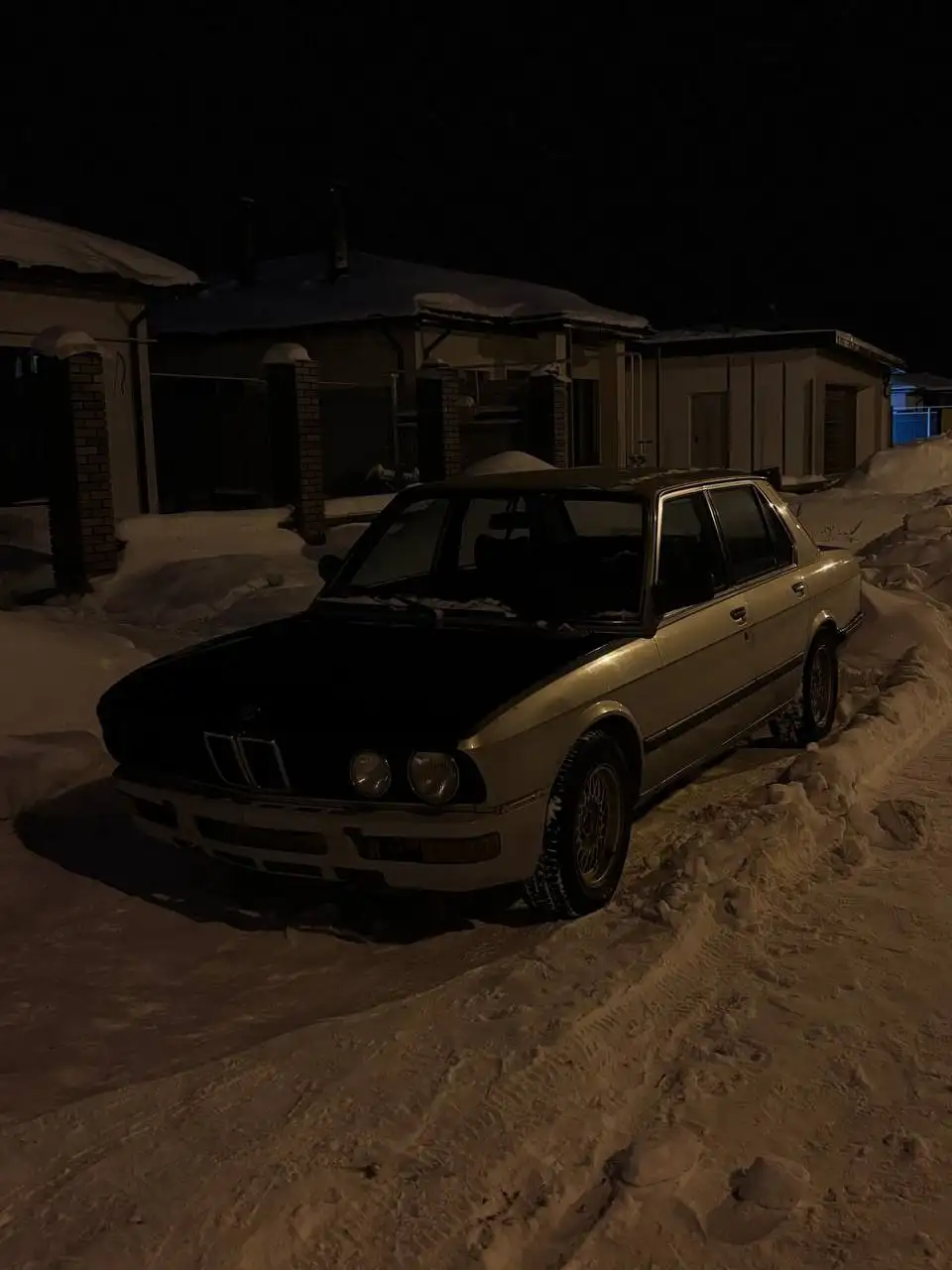 Продажа автомобиля BMW E28 - Легковые автомобили (Авто) в Магнитогорск