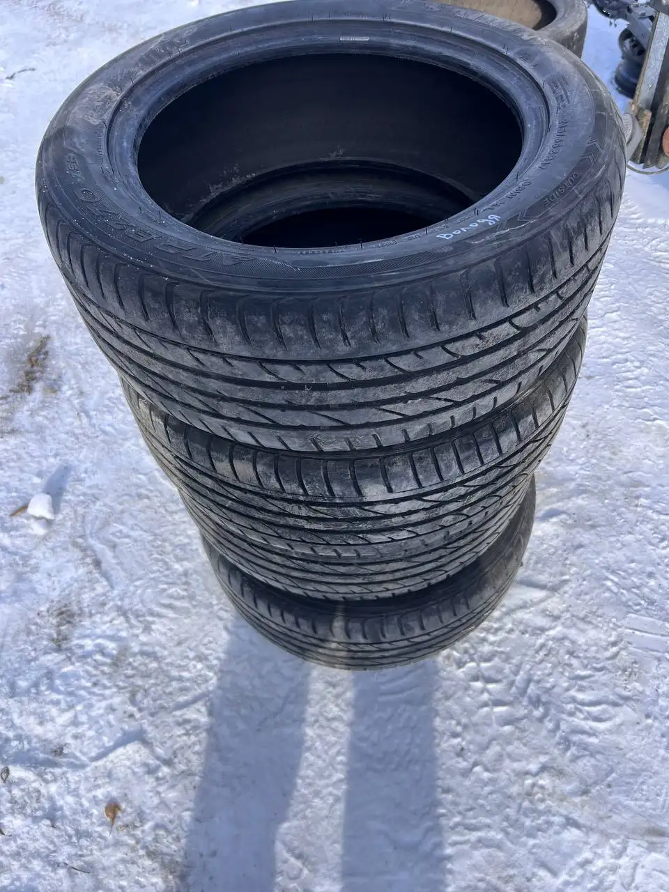 Автомобильная шина R17/215/55 21 года выпуска - Шины и диски (Авто) в Магнитогорск