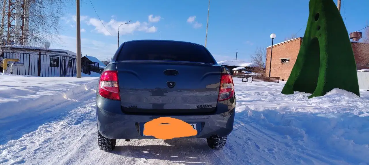 Продажа автомобилей Гранта 2015 и Королла 2013 - Легковые автомобили (Авто) в Магнитогорск