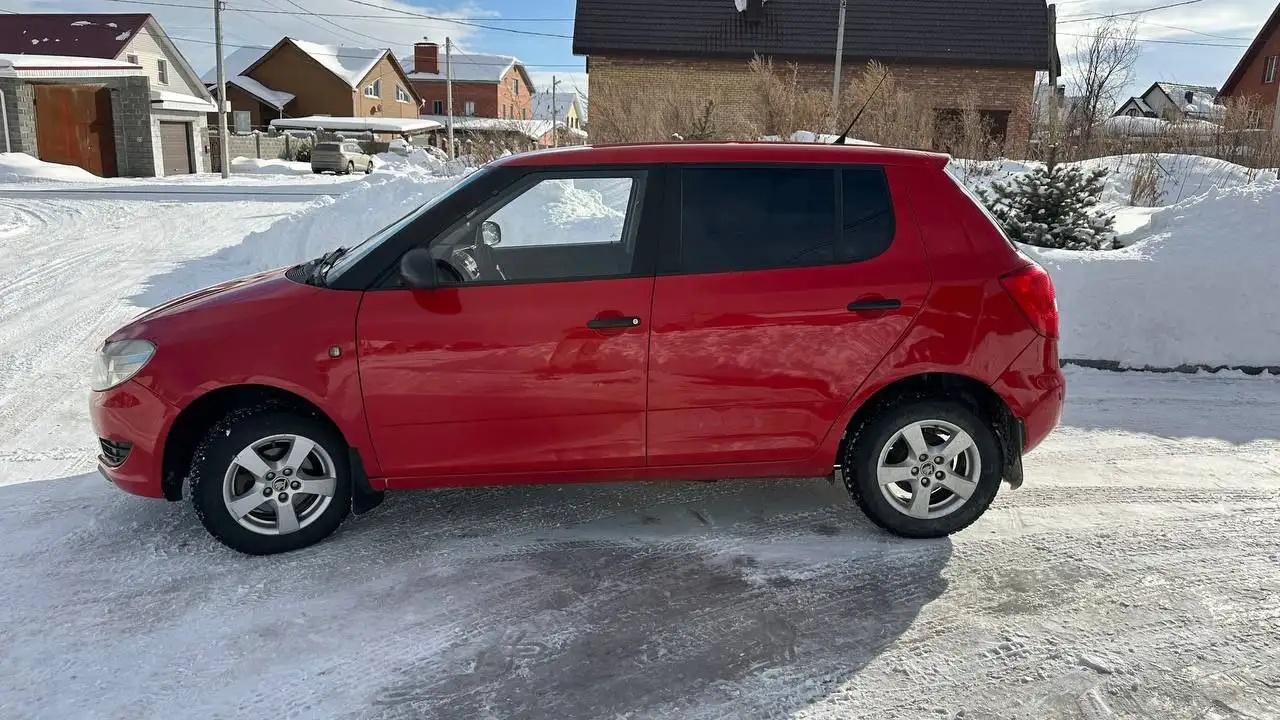 Skoda Fabia 2010г. 1.2 механика - Легковые автомобили (Авто) в Магнитогорск