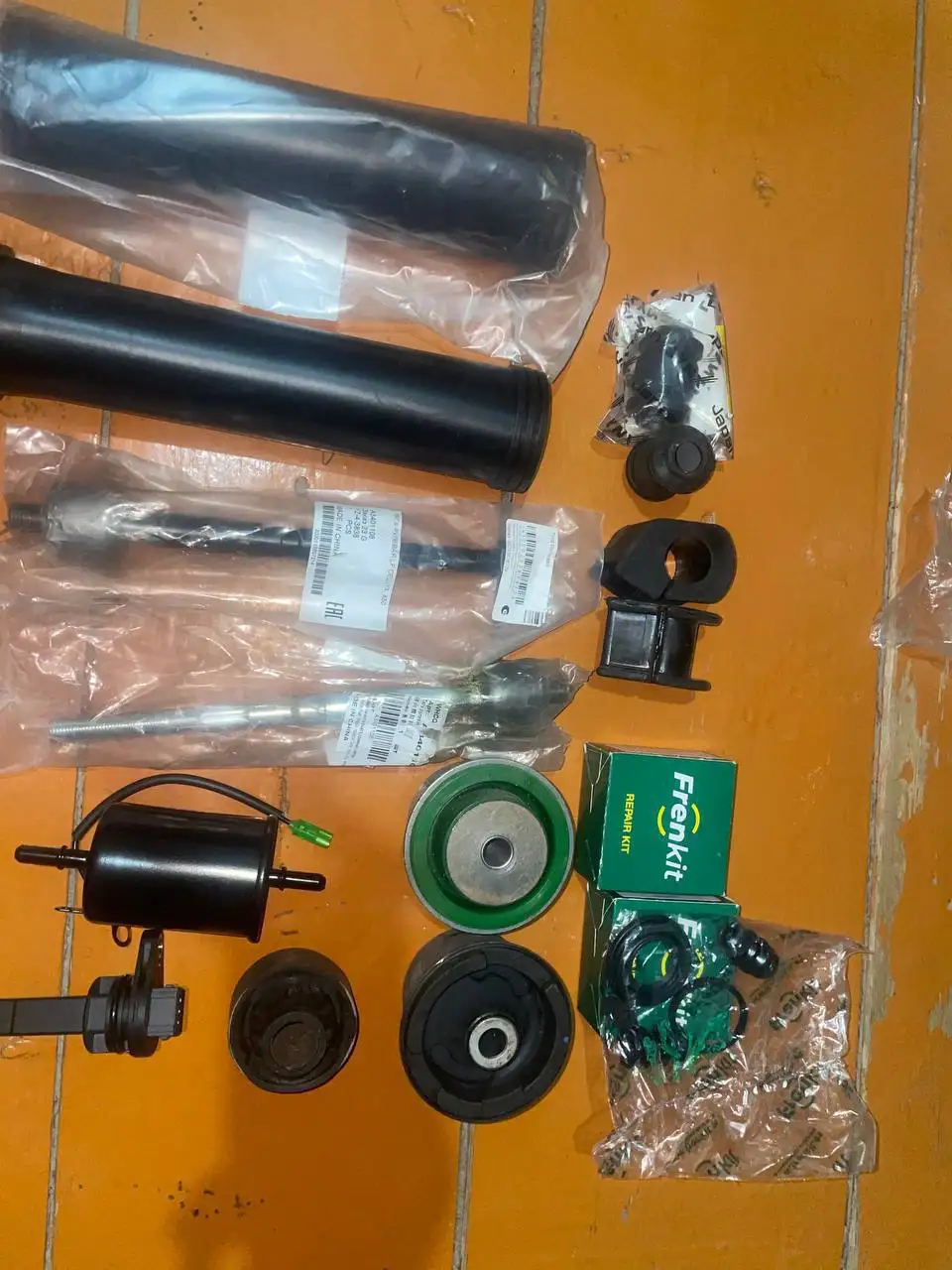 Продажа запчастей на Lifan X50 и штампов 14 4*100 - Автозапчасти (Запчасти) в Магнитогорск