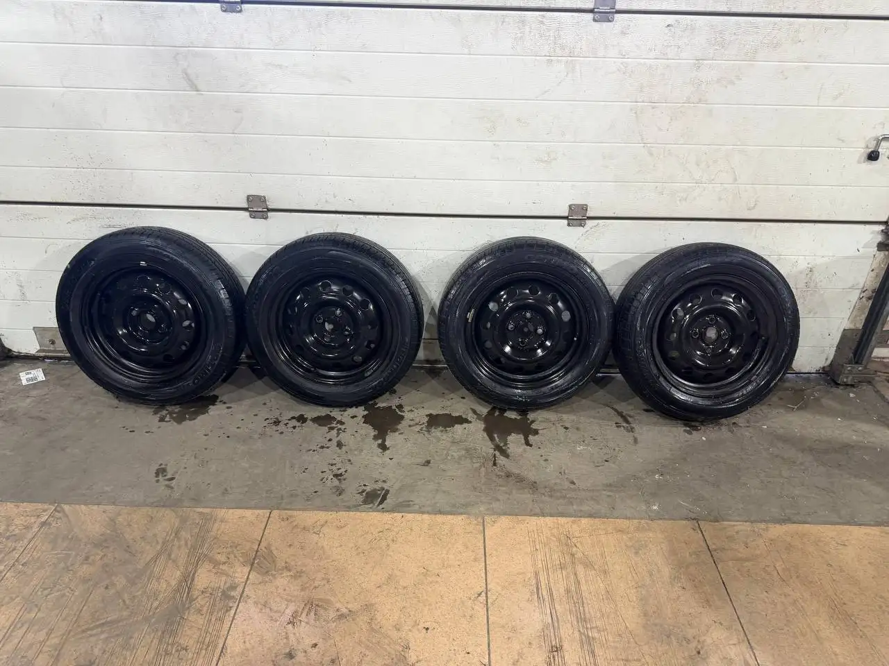 Продам почти новые оригинальные колёса от Соляриса - Запчасти (Авто) в Магнитогорск