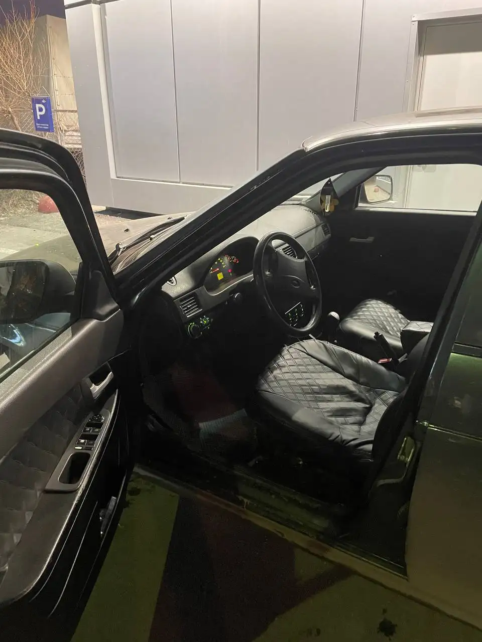 Продам автомобиль Lada Priora 2010 года - Легковые автомобили (Авто) в Магнитогорск