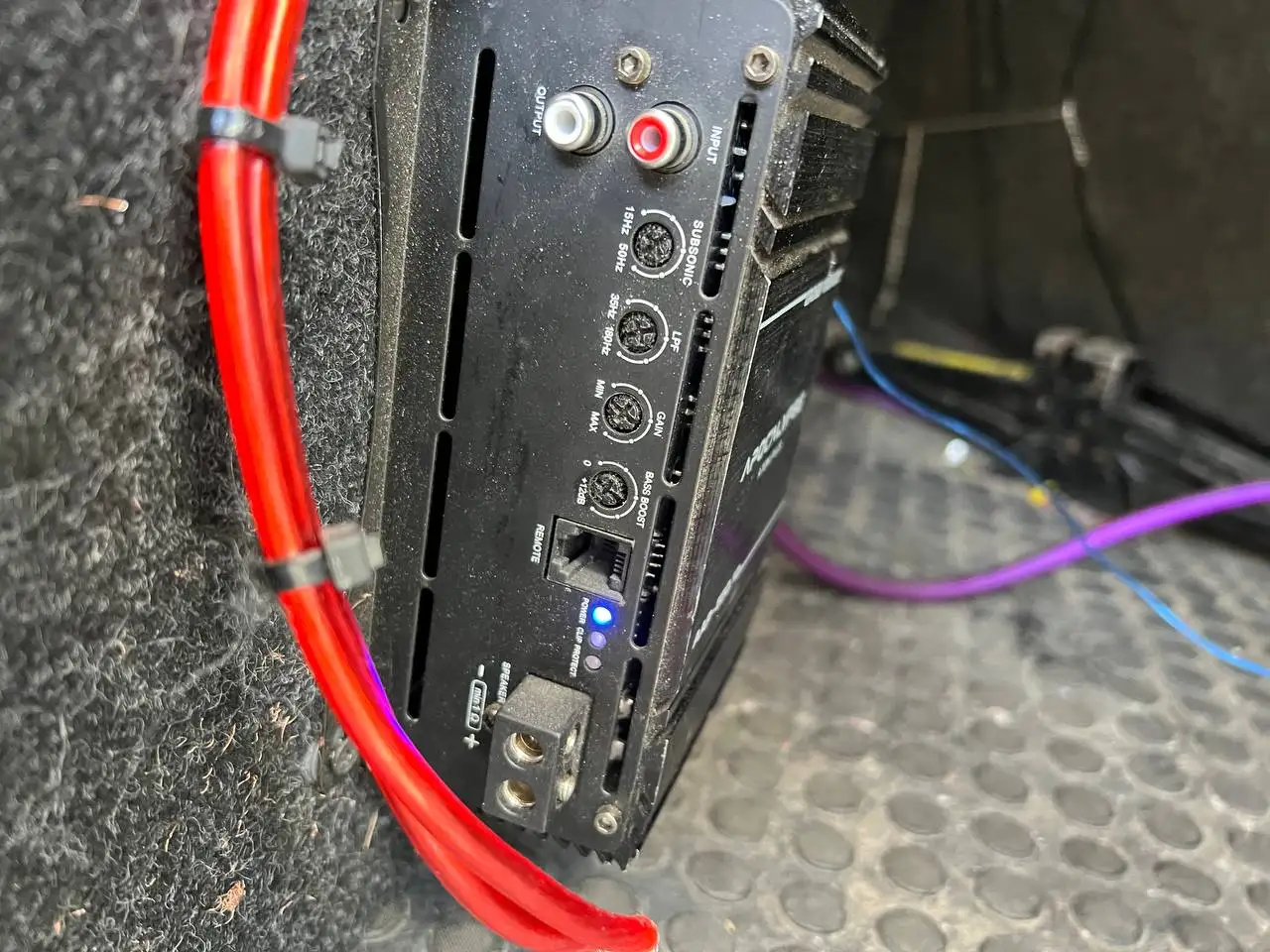 Продажа моноблока, сабвуфера и короба для динамика - Автозвук (Электроника) в Магнитогорск