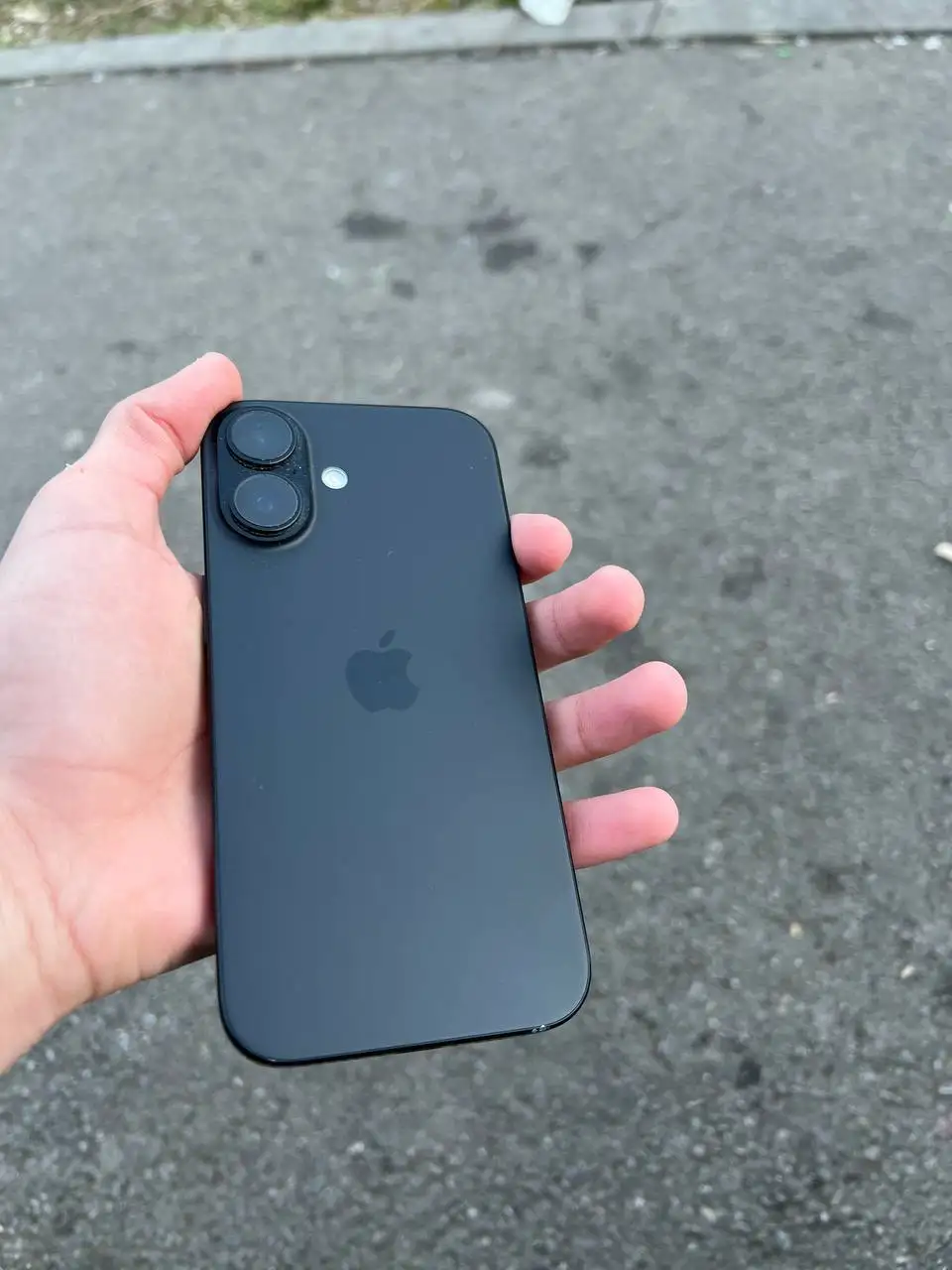 iPhone 16 128GB - Смартфоны (Электроника) в Магнитогорск