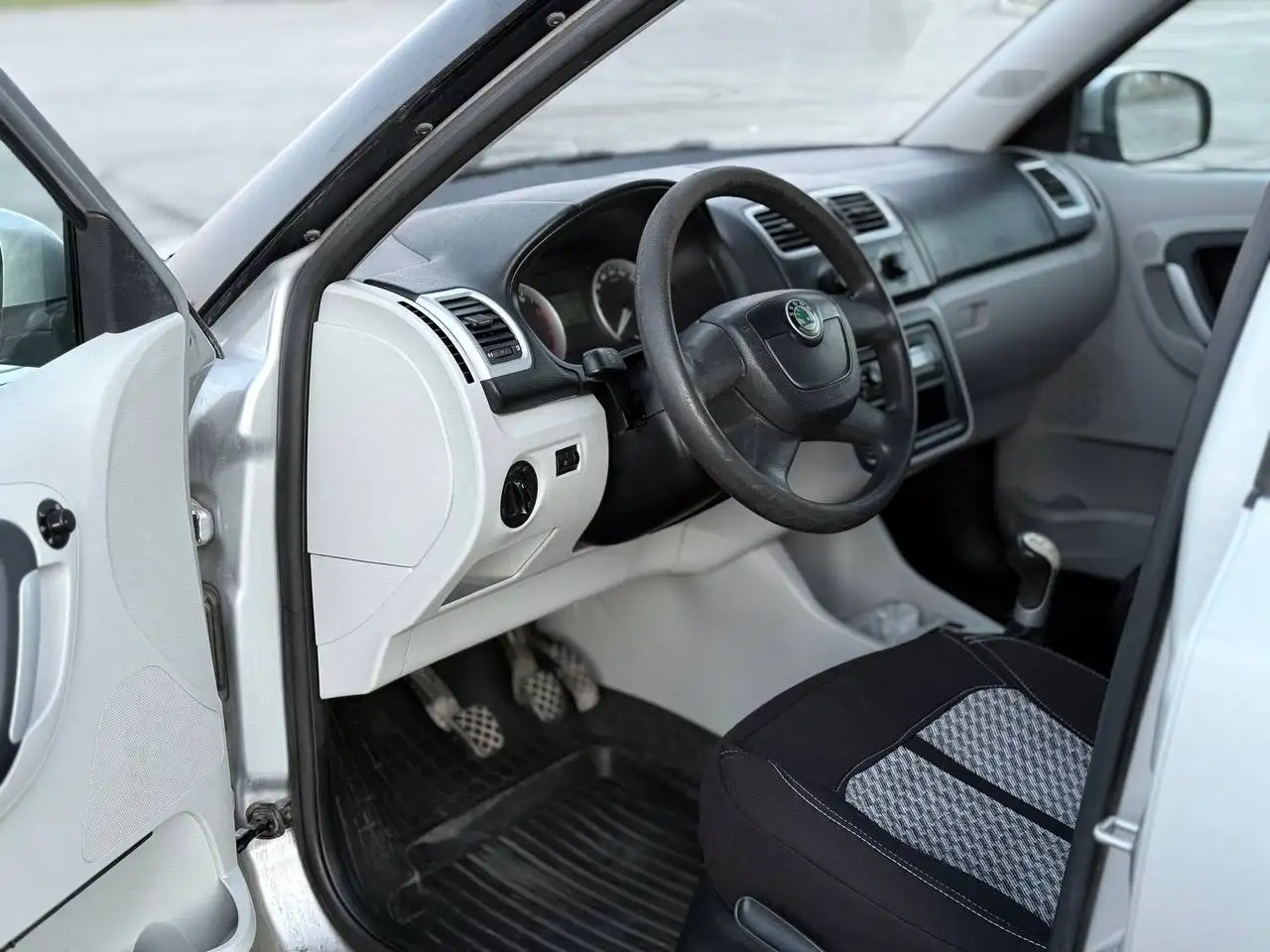 Škoda Fabia II 2009 - Легковые автомобили (Авто) в Магнитогорск