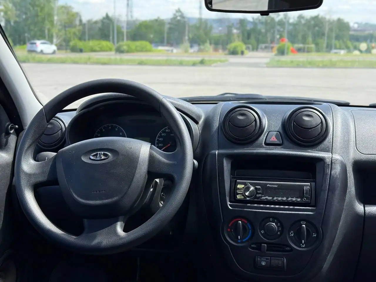 LADA Granta Liftback 2014 - Легковые автомобили (Авто) в Магнитогорск
