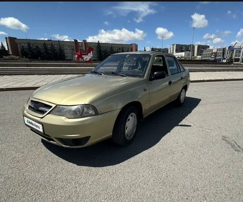 Автомобиль 2011 года - Авто в Магнитогорск