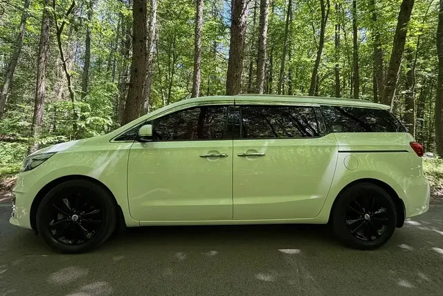 Kia Carnival 2.2 дизель - ГАЗ 2410 в Магнитогорск