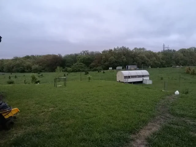 Земельные участки сельхоз назначения с домом и прудом - Недвижимость в Москва