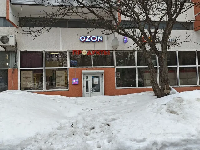 Аренда коммерческого помещения в жилом доме на ул. Обручева в Москве - Парковка в Москва