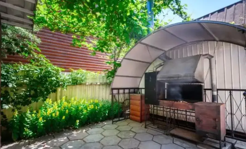 Сдам гостиницу на 55 номеров в Феодосии - Гостиницы (Недвижимость) в Феодосия