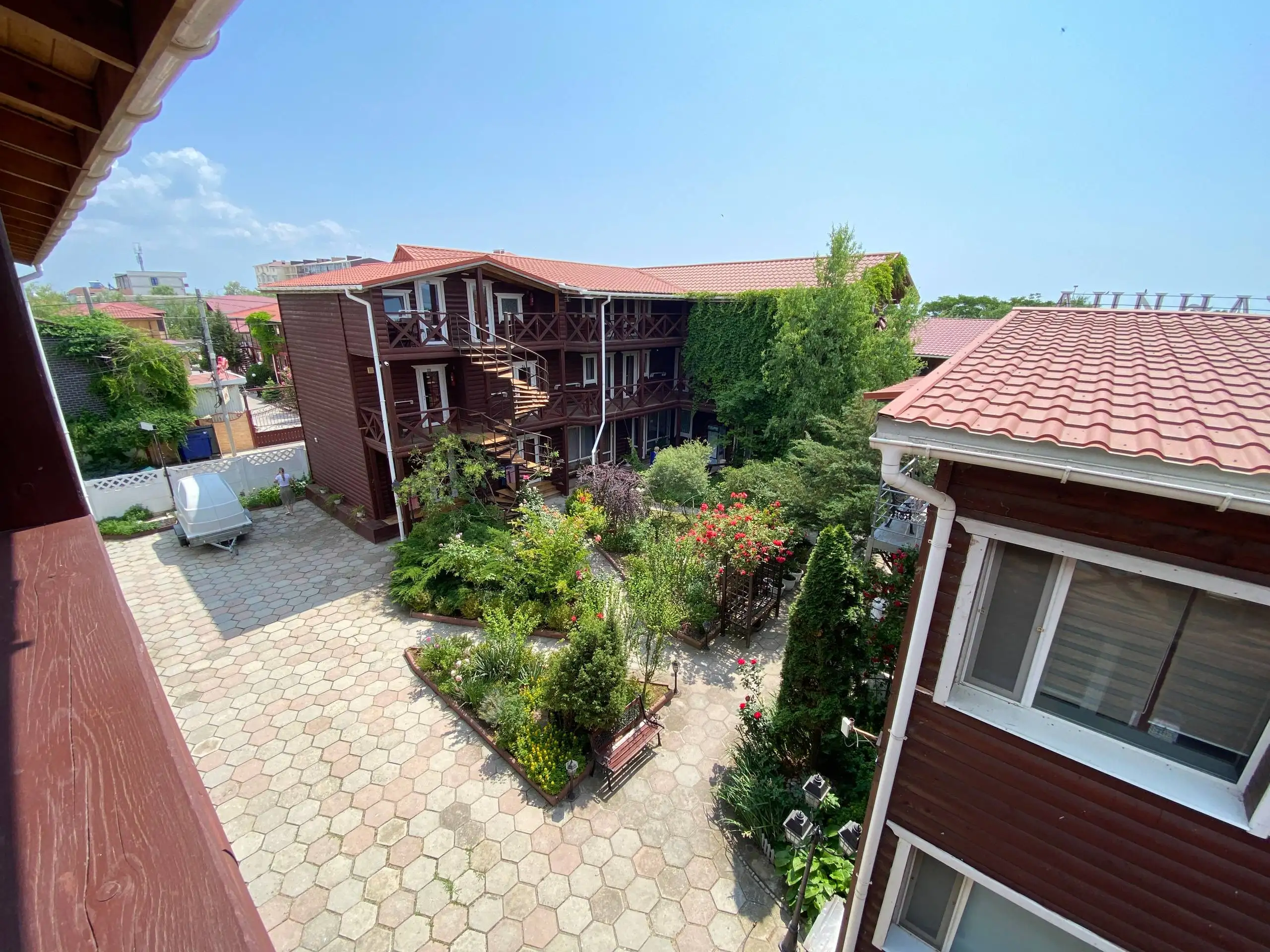 Сдам гостиницу в Феодосии на сезон - Коммерческая (Недвижимость) в Феодосия