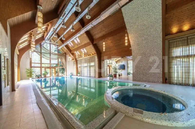 Продажа земельного участка 4,2 Га ИЖС в КП «Вешки» с готовым бизнесом - Земельные участки (Недвижимость) в Москва