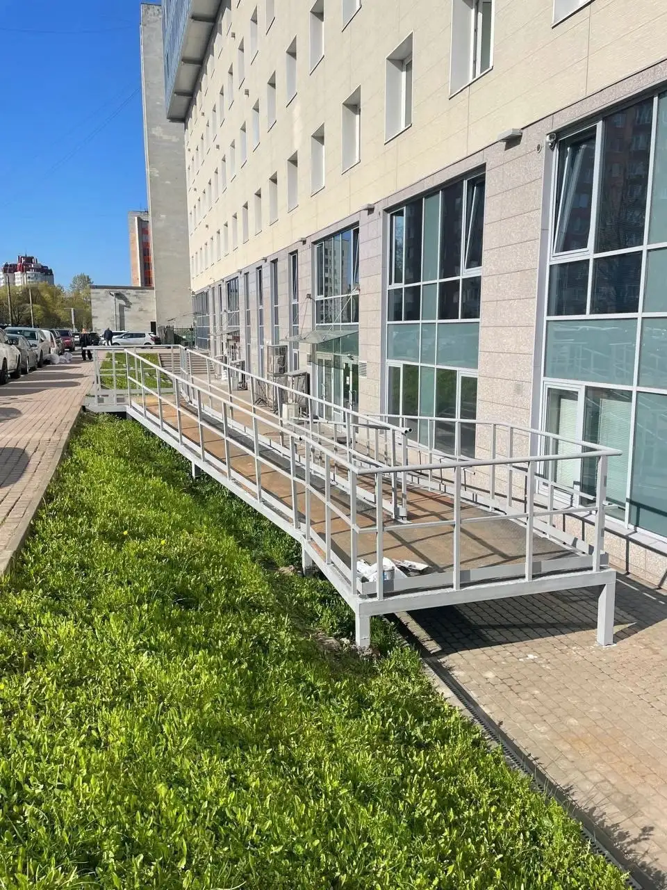 Продажа коммерческой недвижимости в Санкт-Петербурге, пл. Конституции - Коммерческая (Недвижимость) в Санкт-Петербург