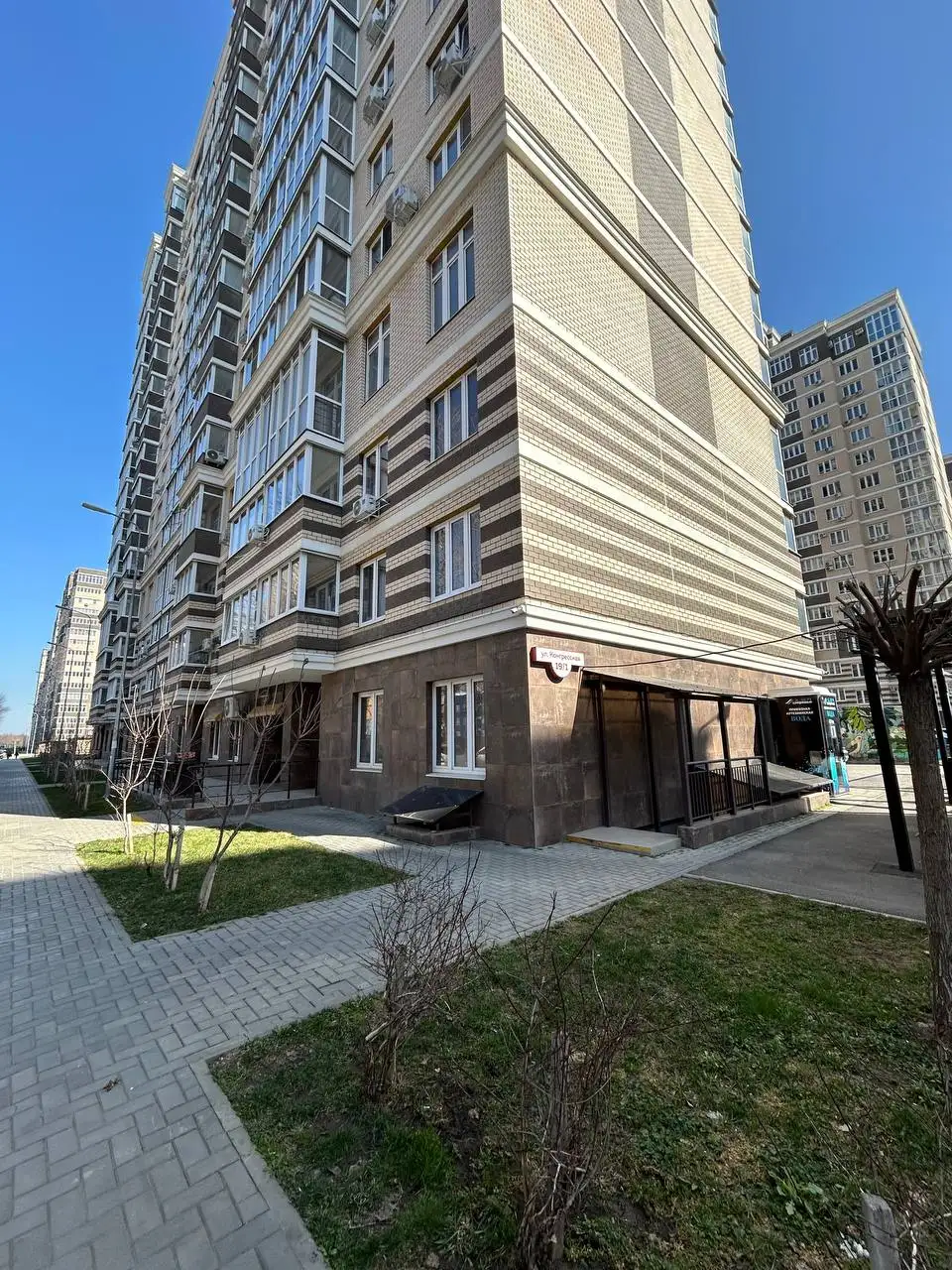 Сдам коммерческое помещение 142 м² с ремонтом в Краснодаре - Коммерческая аренда (Недвижимость) в Краснодар