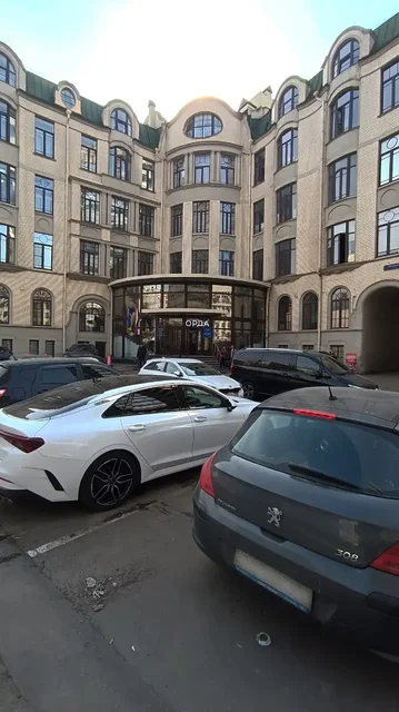 ПСН на мансардном этаже исторического особняка - Комнаты и коммуналки в Москва