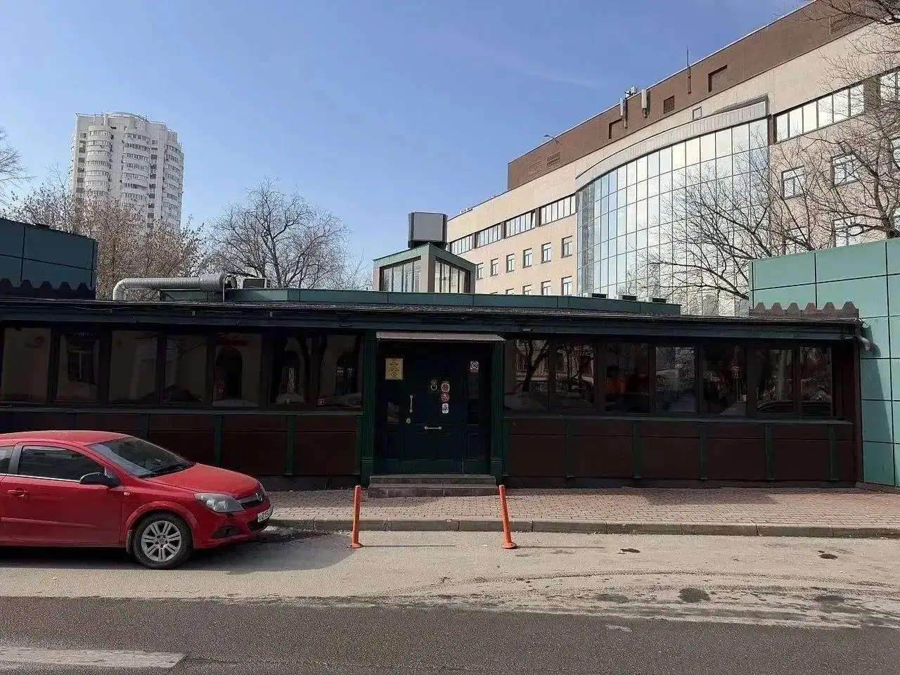 Продажа/аренда здания с парковкой и верандой - Коммерческая (Недвижимость) в Москва