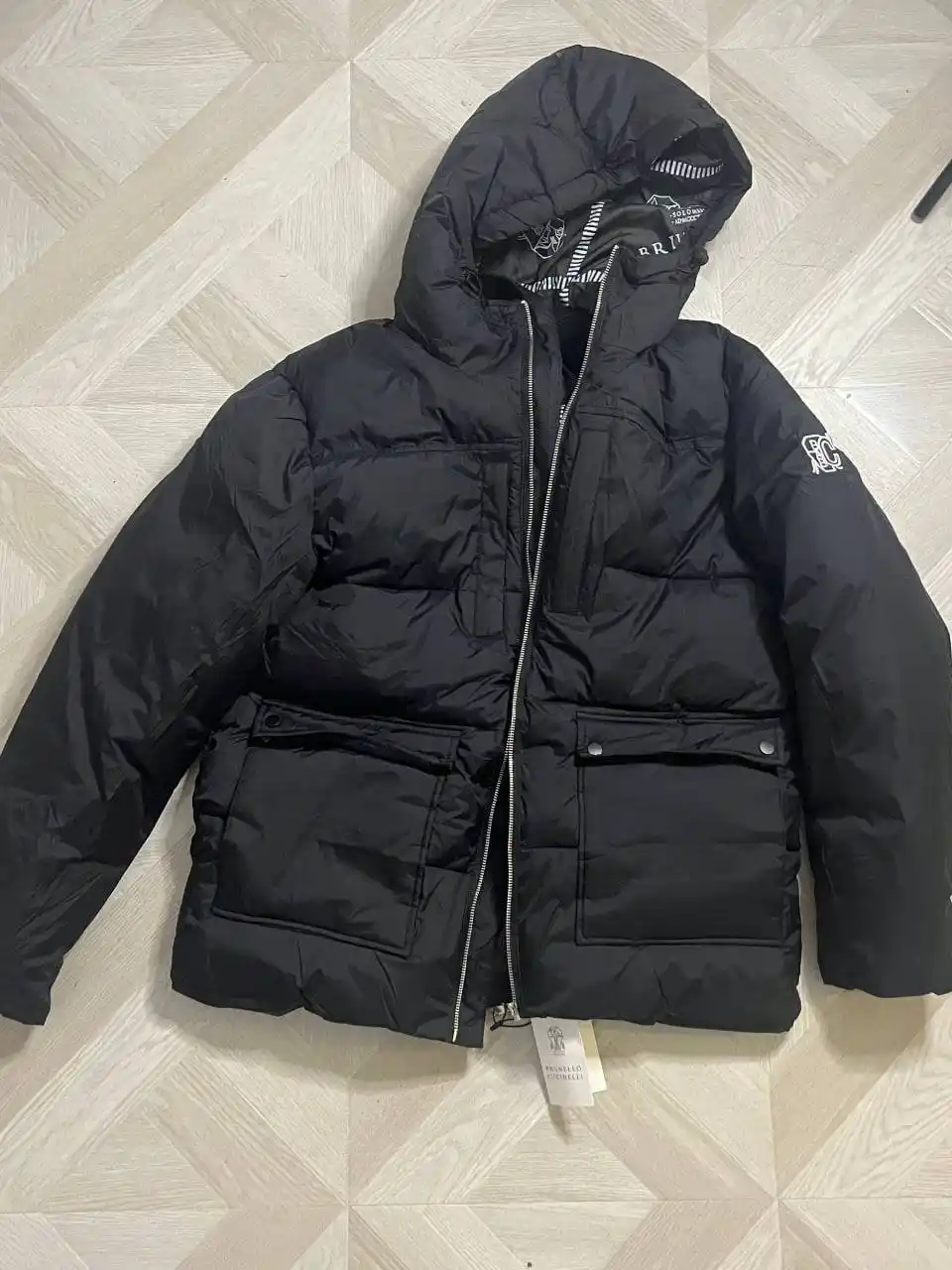 Продаю стильные и тёплые куртки MERTRA и BRUNELLO CUCINELLI