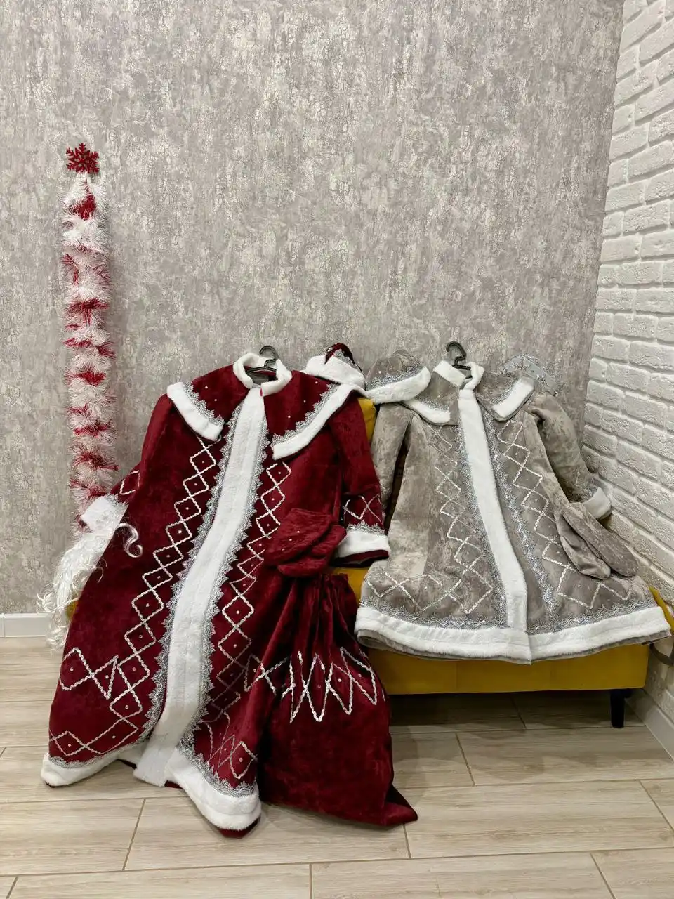 Аренда костюмов Деда Мороза и Снегурочки - Услуги в Симферополь